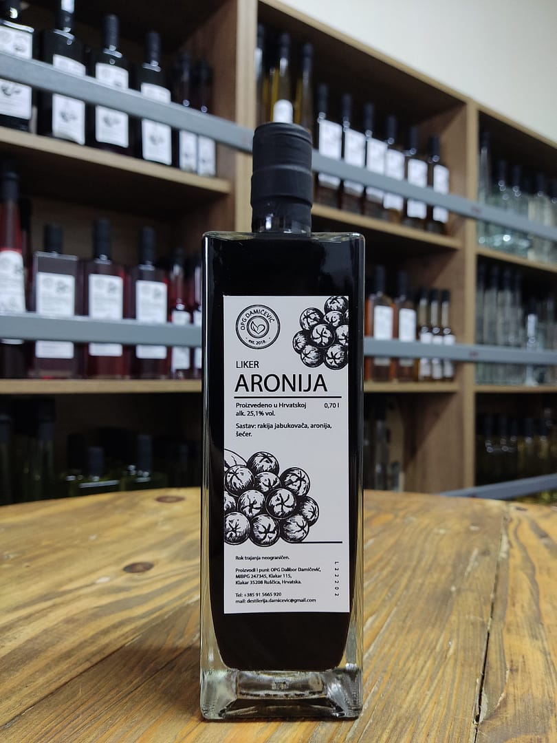 Liker od aronije 0.7L Liker od aronije 0.7L